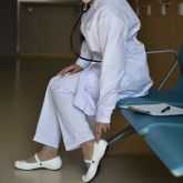 Crocs卡洛驰女士艾利平底防滑工作鞋 医生鞋 护士鞋 11050 可爱小白鞋